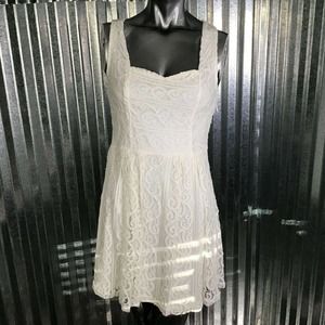 Francesca's Cotton Blend Swirl Lace